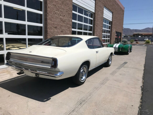 Plymouth Barracuda 1967 image number 18