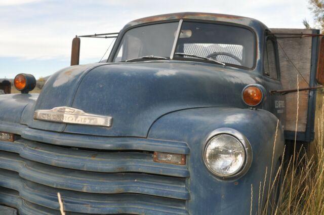 Chevrolet 2-ton Cab Chassis Flatbed Loadmaster Truck 1952 image number 11