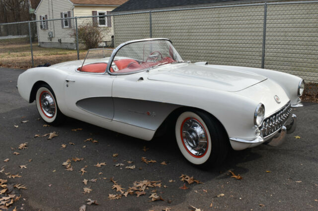 Chevrolet Corvette 1957 image number 25