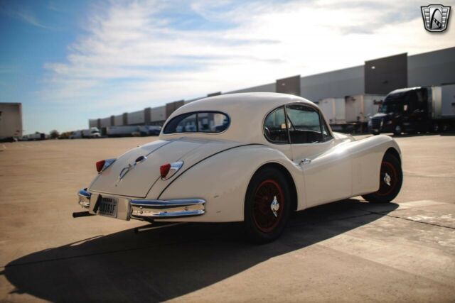 Jaguar XK 1957 image number 18