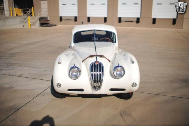 Jaguar XK 1957 image number 2