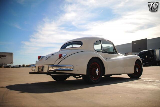 Jaguar XK 1957 image number 43