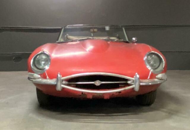 Jaguar E-Type 1962 image number 0