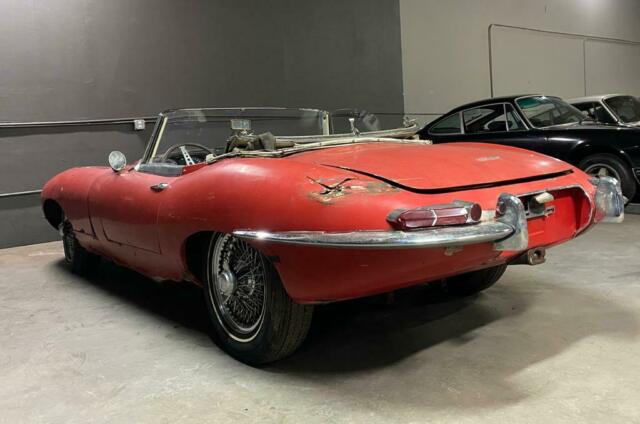 Jaguar E-Type 1962 image number 15