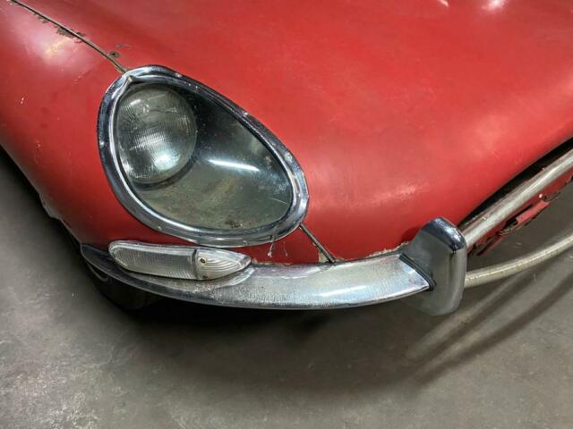 Jaguar E-Type 1962 image number 27