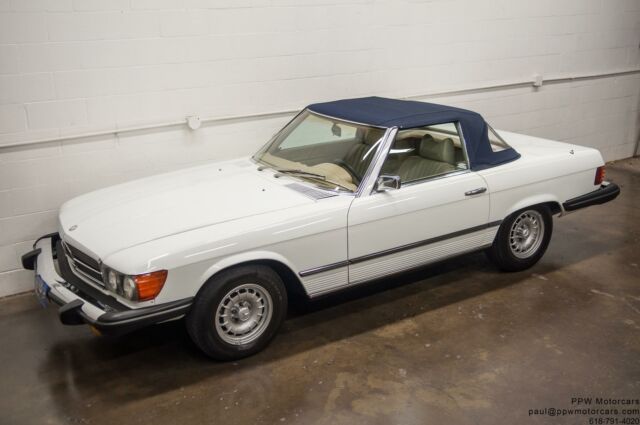 Mercedes-Benz SL-Class 1975 image number 10