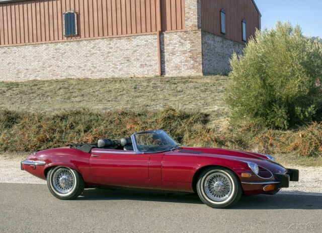 Jaguar E-Type 1973 image number 30