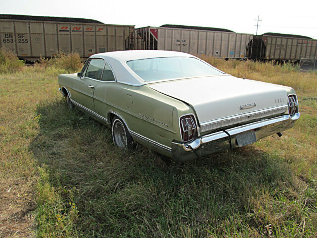 Ford Galaxie 1967 image number 1