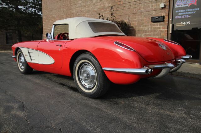 Chevrolet Corvette 1960 image number 2