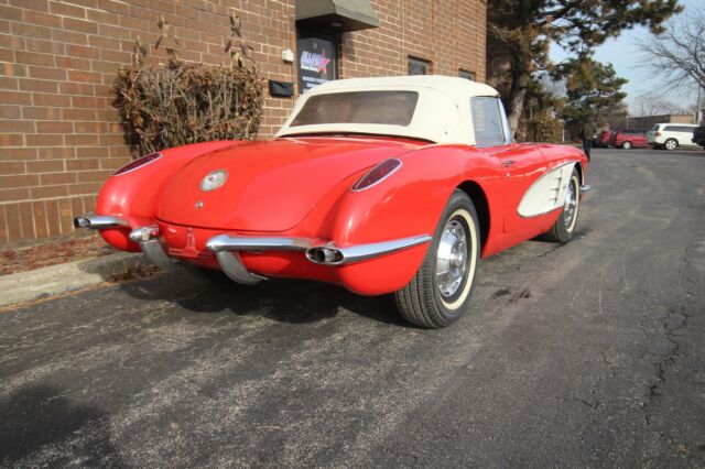 Chevrolet Corvette 1960 image number 28