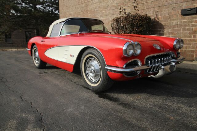 Chevrolet Corvette 1960 image number 31