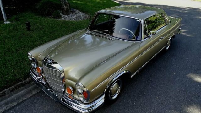 Mercedes-Benz S-Class 1967 image number 26