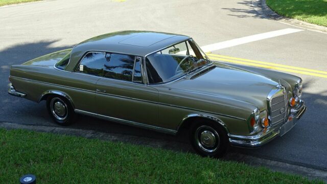 Mercedes-Benz S-Class 1967 image number 8