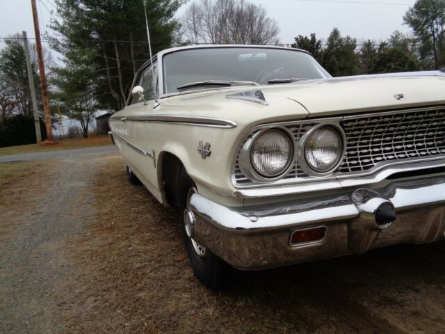 Ford Galaxie 1963 image number 35