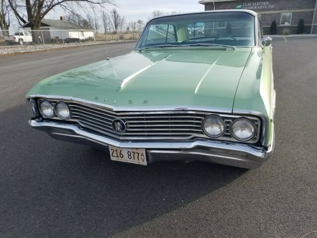 Buick LeSabre 1964 image number 17