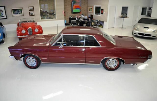 Pontiac GTO Tri-Power Hardtop Coupe 1965 image number 27