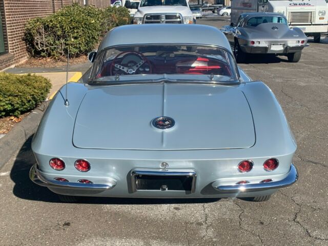 Chevrolet Corvette 1962 image number 21