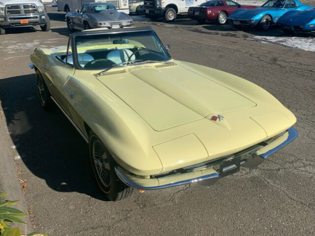 Chevrolet Corvette 1965 image number 18