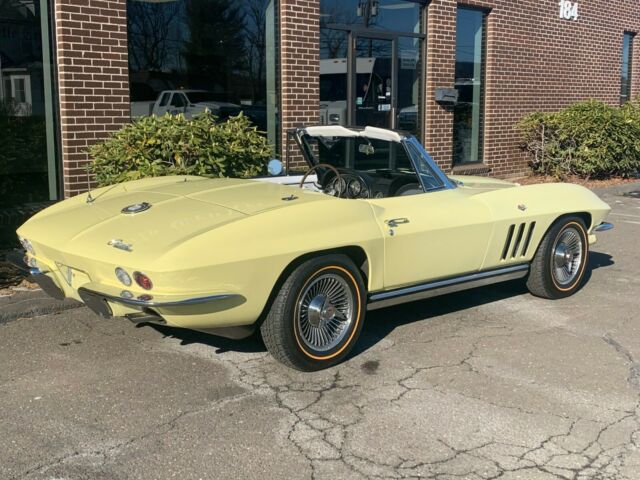 Chevrolet Corvette 1965 image number 20