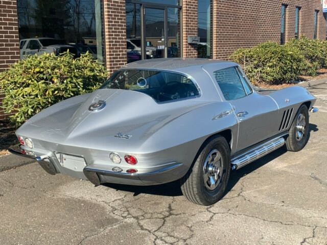 Chevrolet Corvette 1966 image number 23