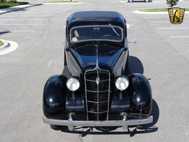 Plymouth Sedan 1935 image number 2