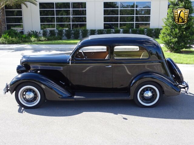 Plymouth Sedan 1935 image number 32