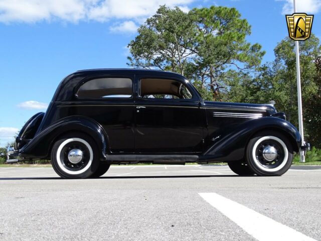 Plymouth Sedan 1935 image number 46