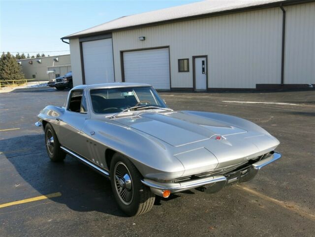 Chevrolet Corvette Coupe, 1965 image number 14