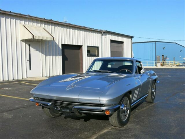 Chevrolet Corvette Coupe, 1965 image number 24