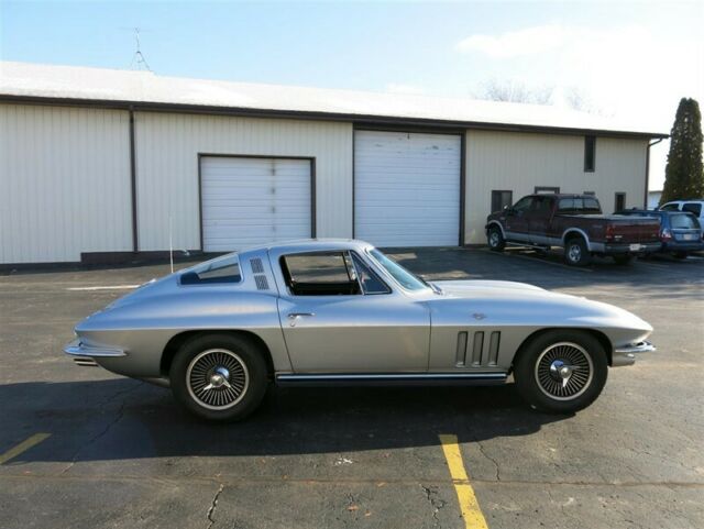 Chevrolet Corvette Coupe, 1965 image number 35