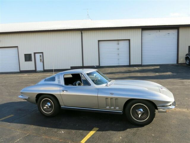 Chevrolet Corvette Coupe, 1965 image number 36