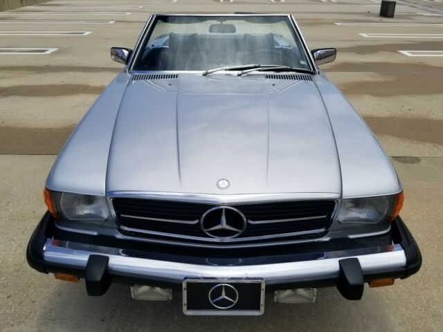 Mercedes-Benz SL-Class 1977 image number 26