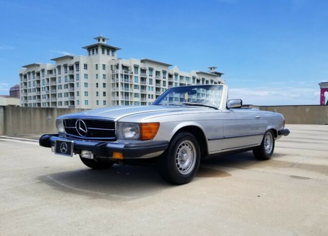 Mercedes-Benz SL-Class 1977 image number 27