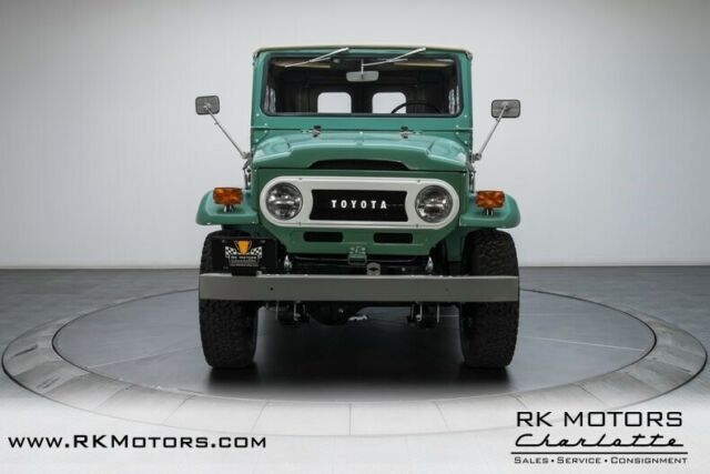 Toyota Land Cruiser 1972 image number 13