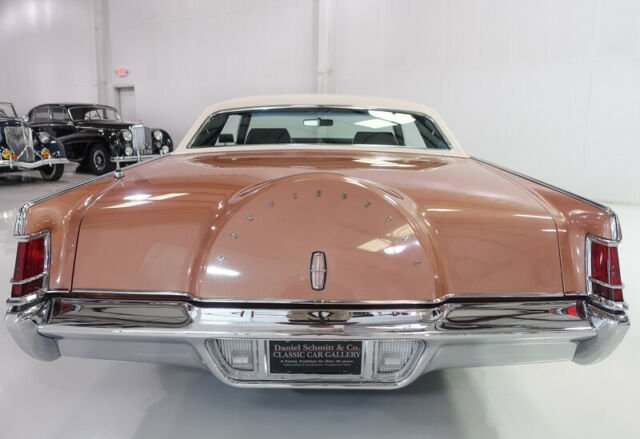 Lincoln Continental 1969 image number 3