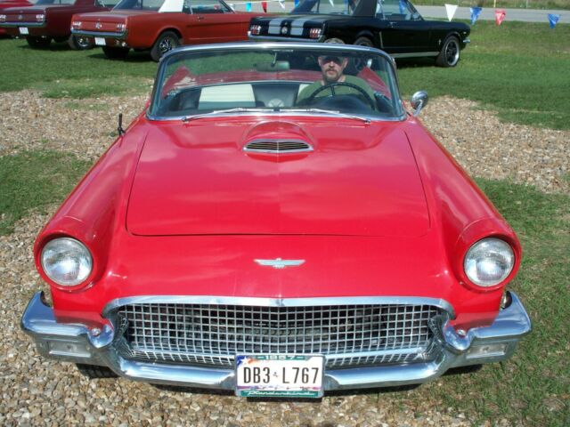 Ford Thunderbird 1957 image number 3