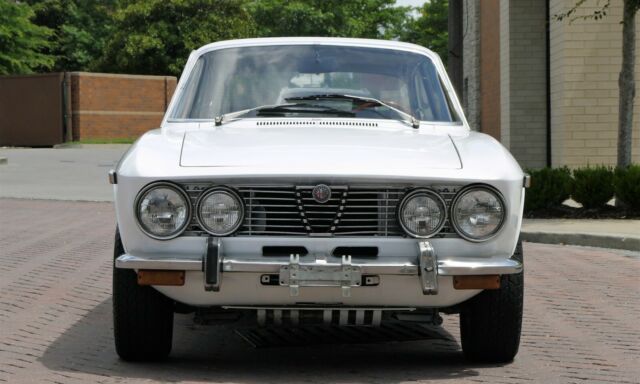 Alfa Romeo GTV 1974 image number 10