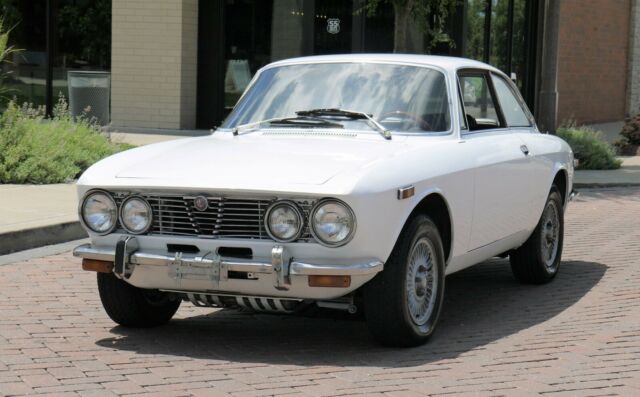 Alfa Romeo GTV 1974 image number 16