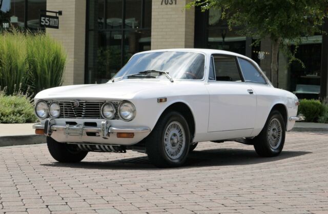 Alfa Romeo GTV 1974 image number 27