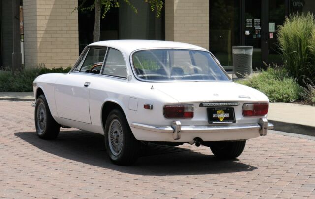 Alfa Romeo GTV 1974 image number 33