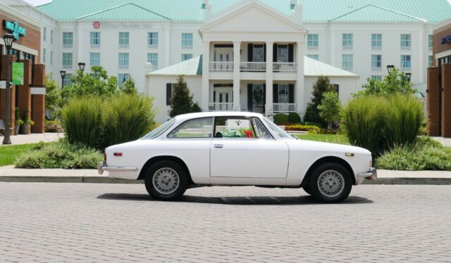 Alfa Romeo GTV 1974 image number 41