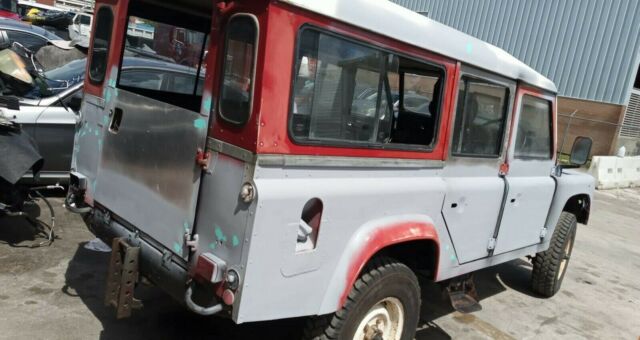 Land Rover Defender 1969 image number 14