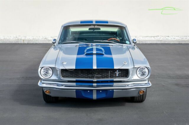 Ford Mustang 1966 image number 2