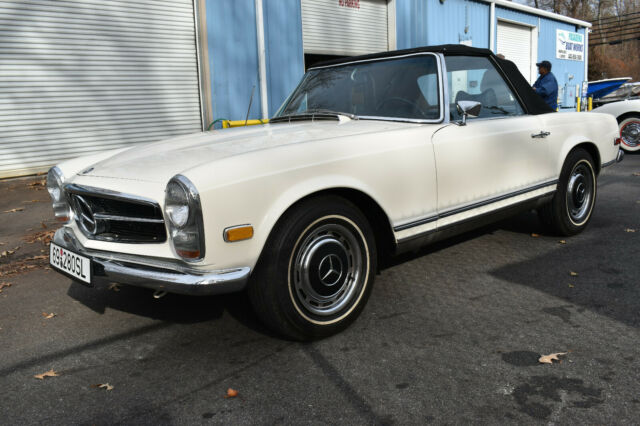 Mercedes-Benz SL-Class 1969 image number 0