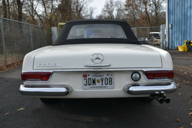 Mercedes-Benz SL-Class 1969 image number 2