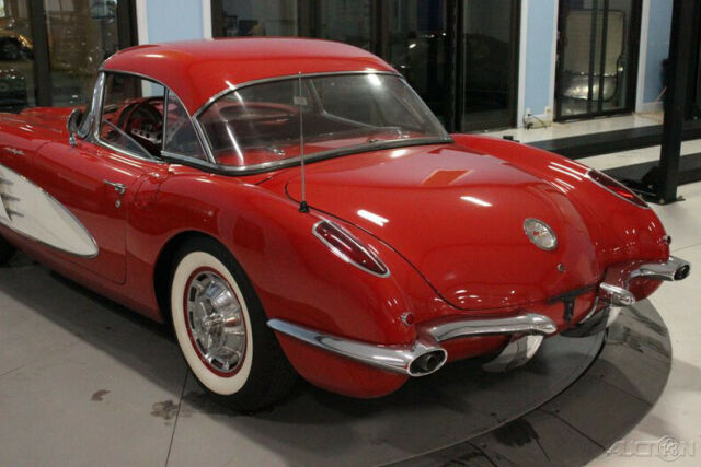 Chevrolet Corvette 1960 image number 15