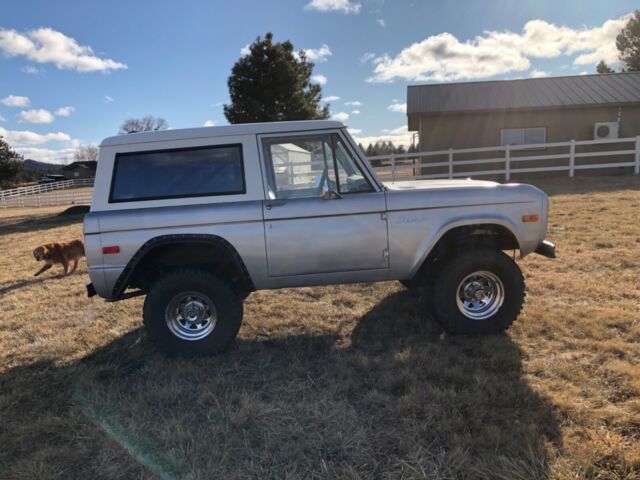 Ford Bronco 1973 image number 13