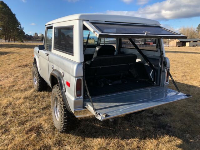 Ford Bronco 1973 image number 17