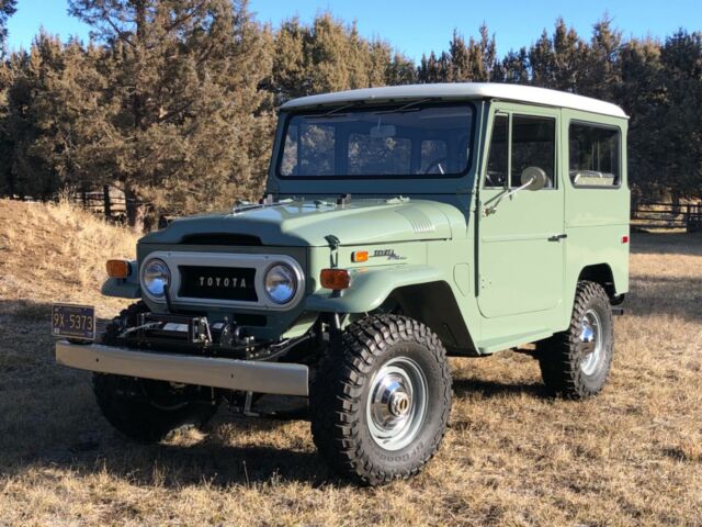 Toyota Land Cruiser 1970 image number 12