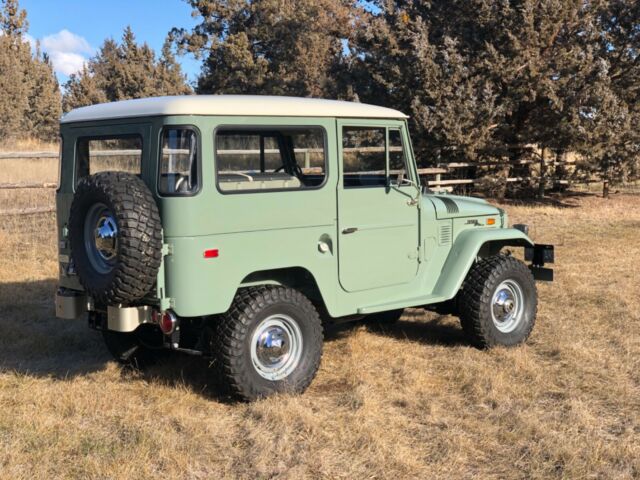 Toyota Land Cruiser 1970 image number 13